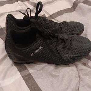 BRAVIA SOCCER CLEATS BOYS SIZE 1.5D